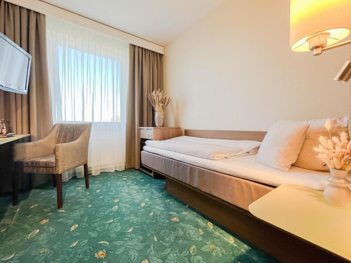 Hotel-Restaurant Vier Linden Штаде Екстер'єр фото